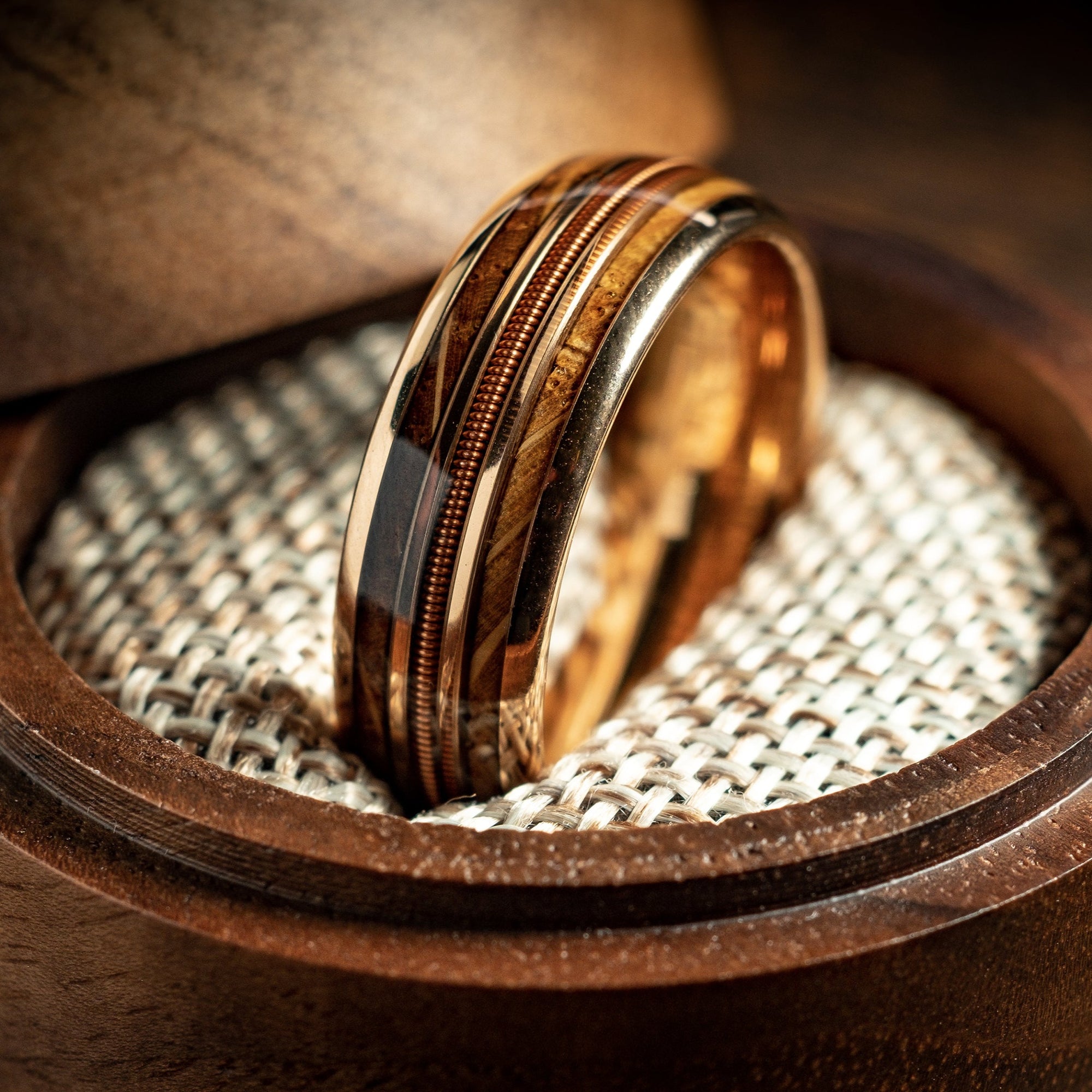 rose gold man wedding band